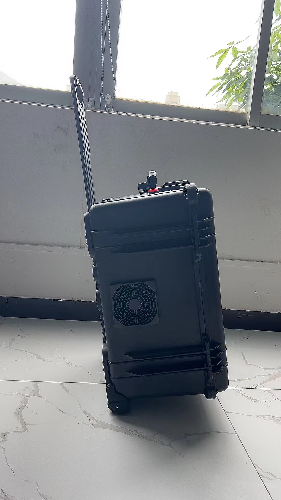 潍城手拉箱型移动通信干扰器